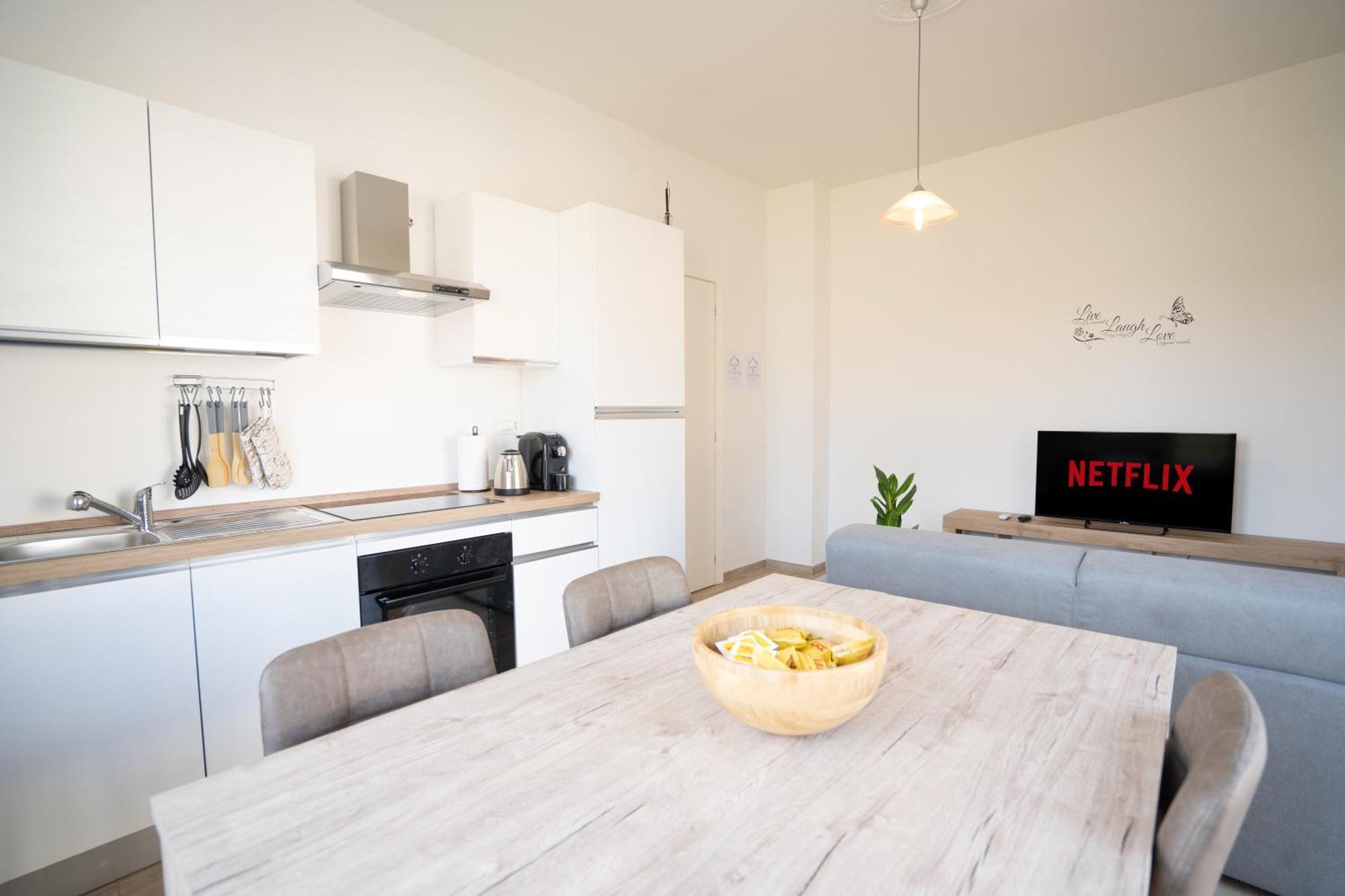 Private Parking, With Hill View Apartment Alba  Exterior foto